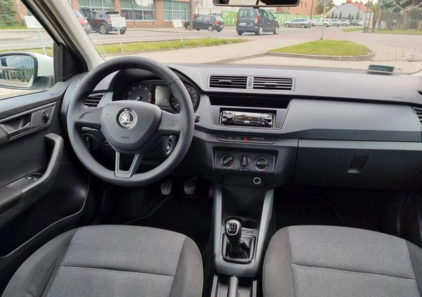 Skoda Fabia cena 29999 przebieg: 200000, rok produkcji 2017 z Zamość małe 277
